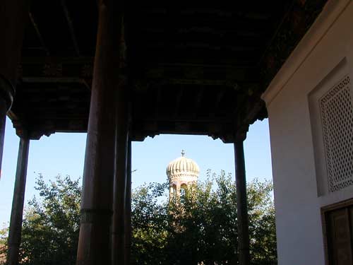 Мечеть Рухабад. Айван и Минарет